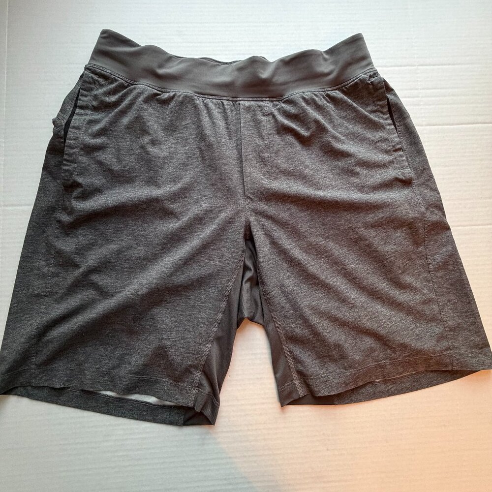 Men's Lululemon Grey Unlined Drawstring/Elastic Waist Gym Shorts Size L